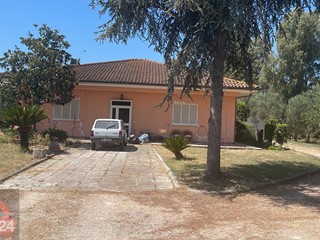 Villa in Vendita a Latina, 269'000€, 153 m²
