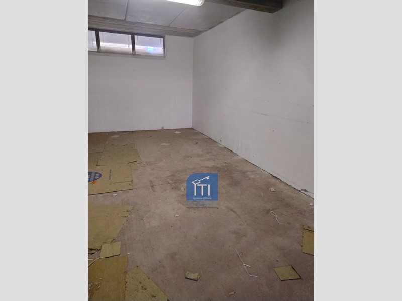 Box in Vendita a Roma, 40'000€, 40 m²