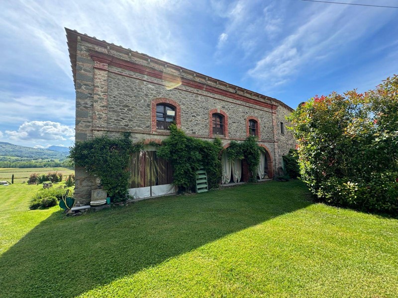 Attività commerciale in Vendita a Bibbiena, 520 m²