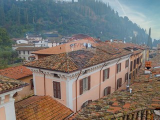 Trilocale in Vendita a Toscolano Maderno, 170'000€, 137 m²