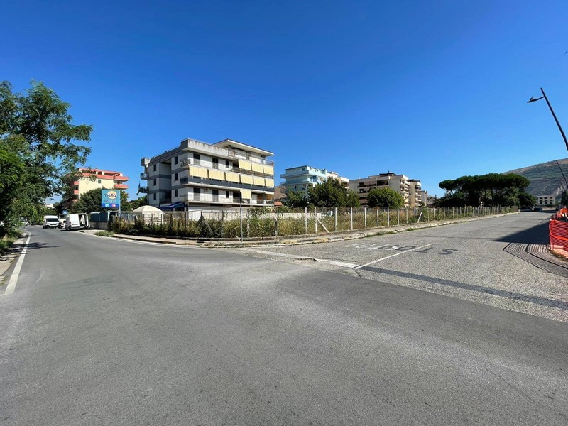 Terreno edificabile in Vendita a Maddaloni, 190'000€, 1000 m²