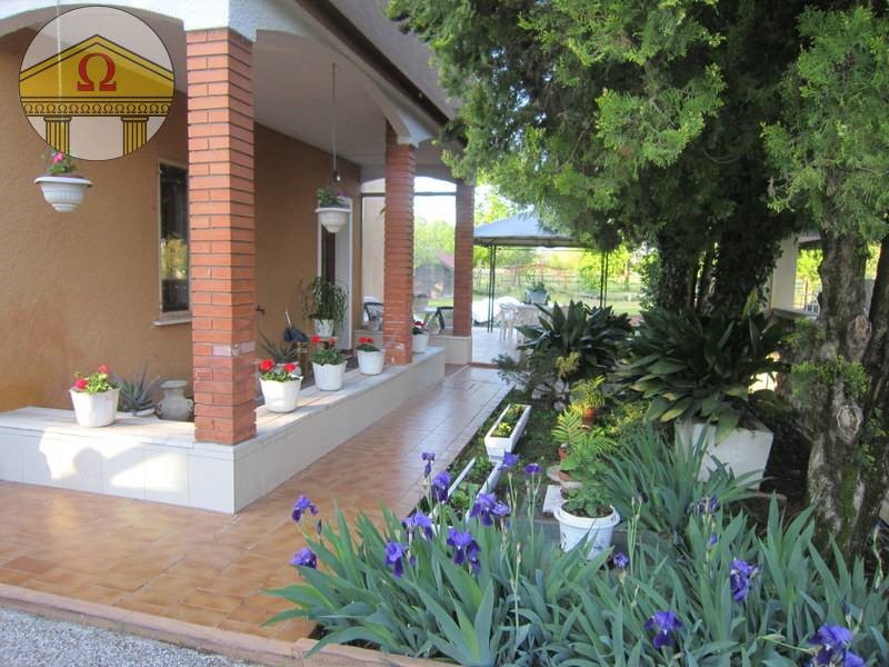 Villa in Vendita a Paese, 330'000€, 170 m²