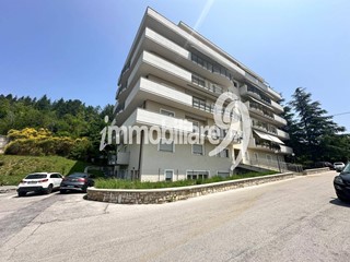 Appartamento in Vendita a L'Aquila, 189'000&euro;, 207 m²