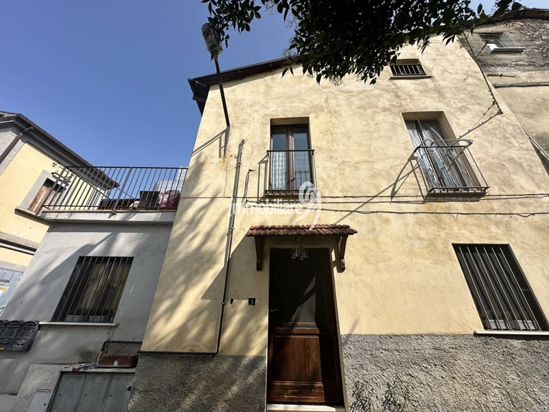 Trilocale in Vendita a L'Aquila, 68'000&euro;, 70 m²