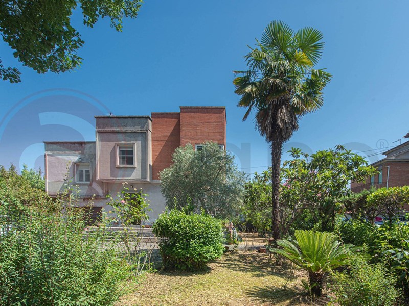 Casa Indipendente in Vendita a Pontecorvo, 187'000€, 281 m²