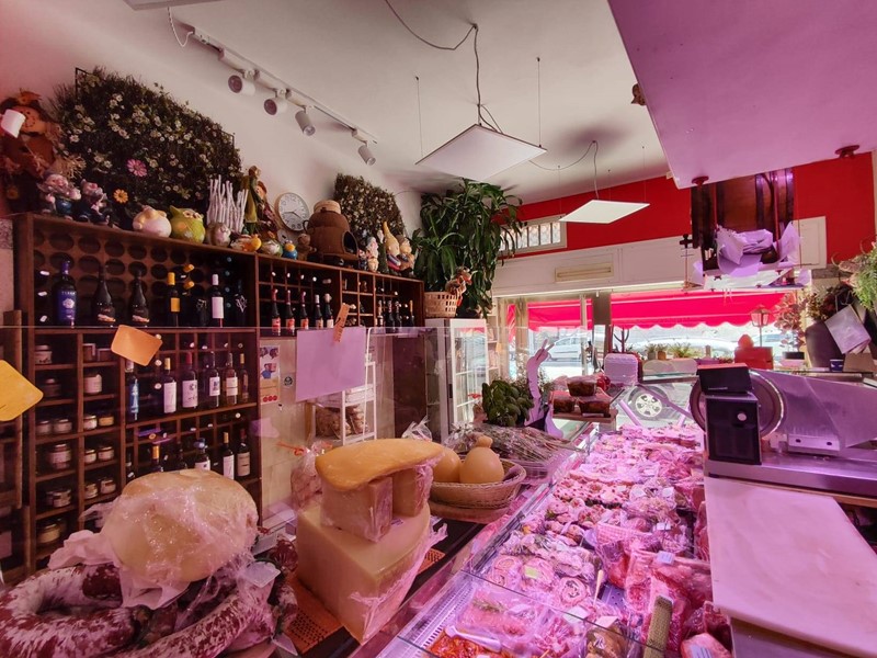 Attività commerciale in Vendita a Cagliari, 249'000&euro;, 60 m²