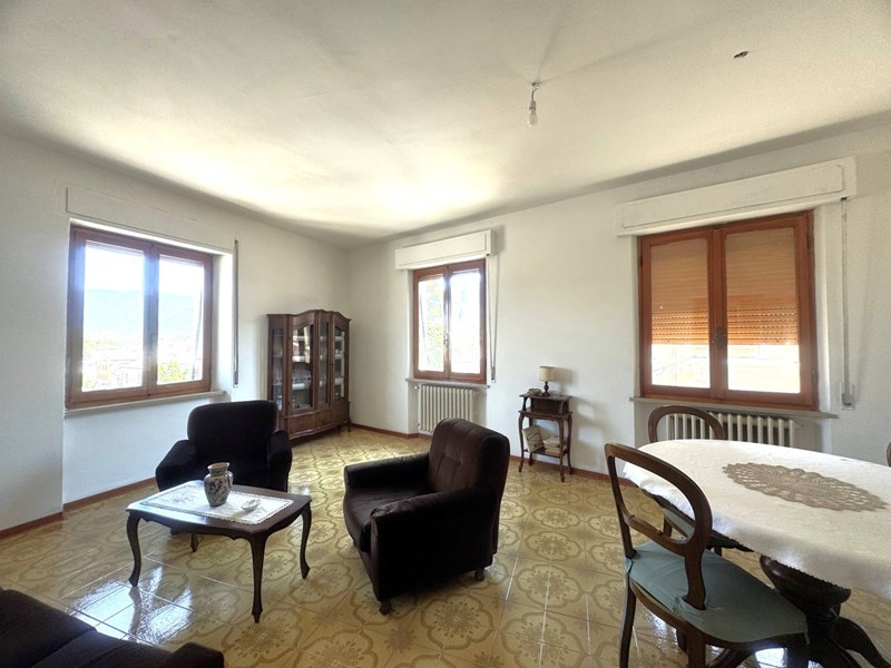 Quadrilocale in Vendita a Cerreto d'Esi, 67'000€, 90 m²