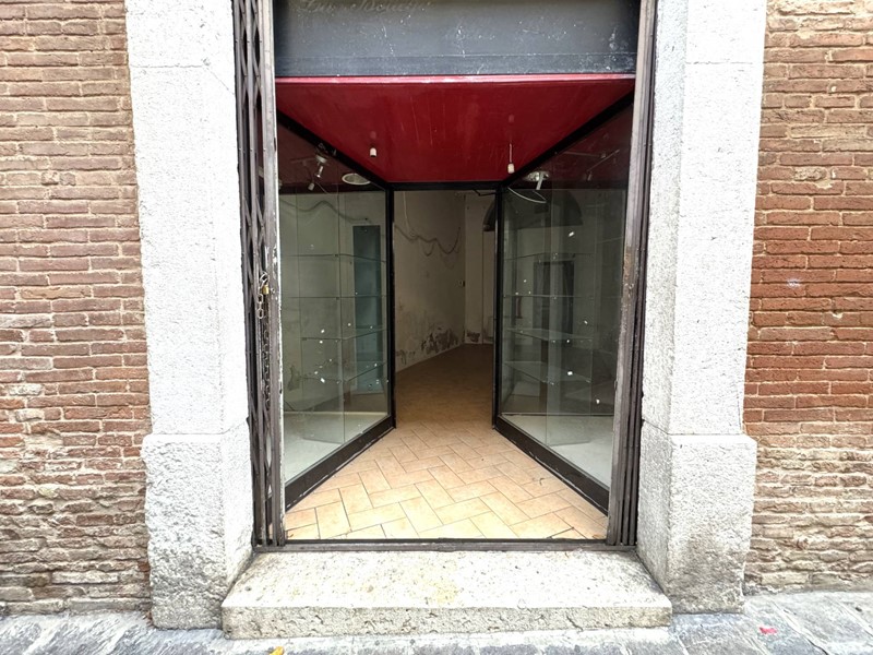 Immobile commerciale in Affitto a Fabriano, 450&euro;, 33 m²