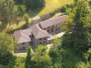 Villa in Vendita a Roccaverano, 600'000&euro;, 350 m²