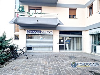 Immobile commerciale in Vendita a Villa Carcina, 89'000€, 130 m²