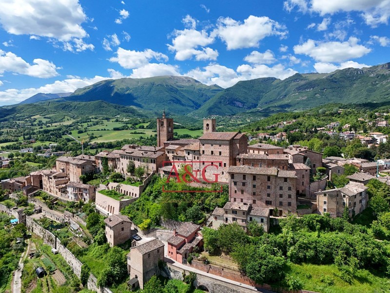 Casa Indipendente in Vendita a Sarnano, 95'000€, 130 m²