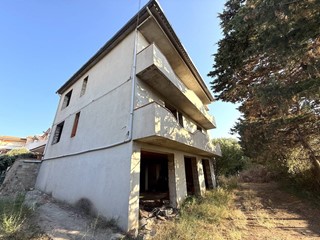 Appartamento in Vendita a Badesi, 140'000€, 320 m²