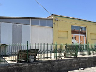 Immobile commerciale in Affitto a Ascoli Piceno, 700€, 162 m²