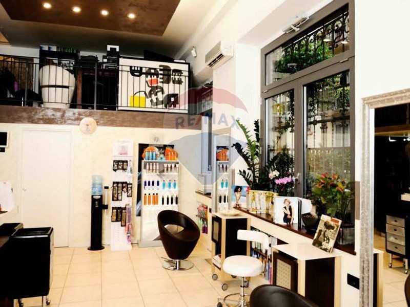 Attività commerciale in Vendita a Milano, 219'000€, 120 m²