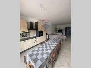 Appartamento in Vendita a Sant'Eusanio del Sangro, 126'000€, 165 m²