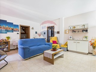 Trilocale in Vendita a Vellezzo Bellini, 147'000€, 93 m²