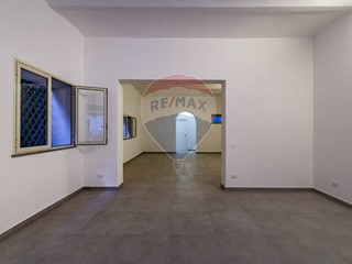 Immobile commerciale in Affitto a Palermo, 600€, 100 m²