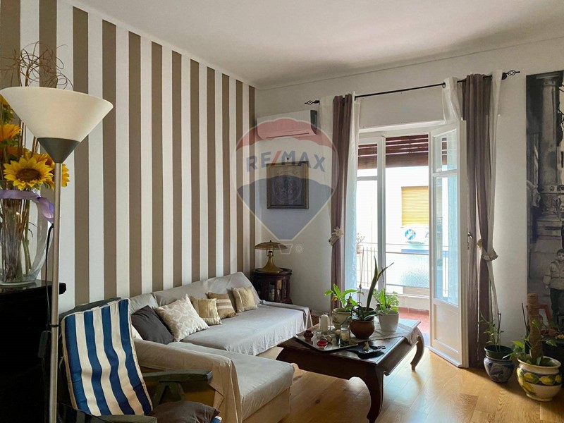 Appartamento in Vendita a Palermo, 238'000€, 154 m²