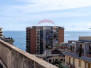 Attico in Vendita a Catania, 170'000&euro;, 114 m²