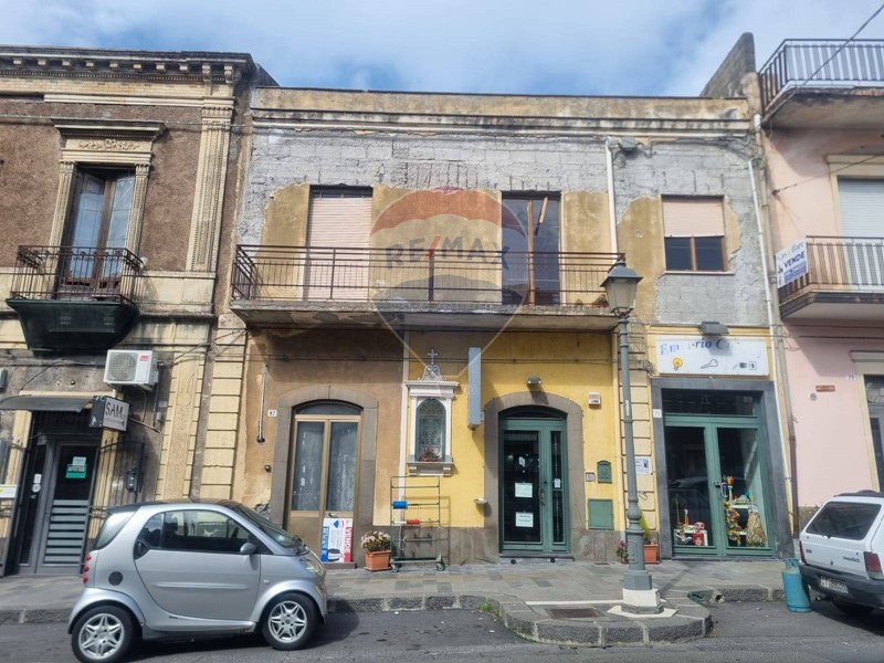 Casa Indipendente in Vendita a Belpasso, 99'000€, 130 m²