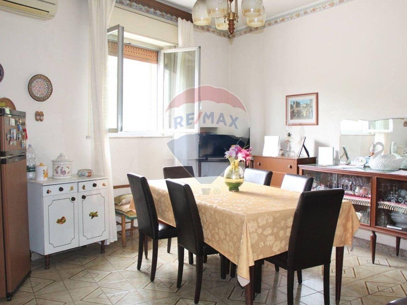 Casa Indipendente in Vendita a Calatabiano, 55'000€, 131 m²