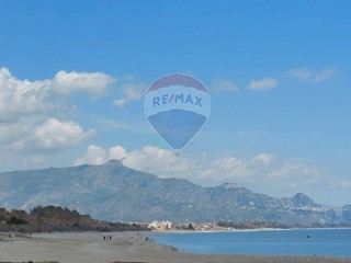 Quadrilocale in Vendita a Mascali, 105'000€, 63 m²