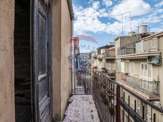 Casa Semi Indipendente in Vendita a Mirabella Imbaccari, 20'000&euro;, 120 m²