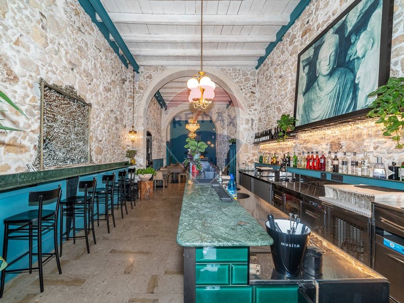 Immobile commerciale in Vendita a Siracusa, 120'000&euro;, 180 m²