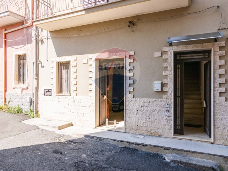 Casa Indipendente in Vendita a Lentini, 49'000€, 111 m²