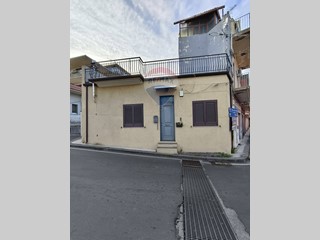 Casa Indipendente in Vendita a Santa Venerina, 59'000€, 75 m²