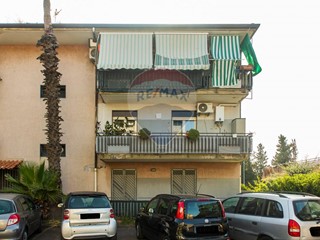 Trilocale in Vendita a Gravina di Catania, 93'000€, 75 m²