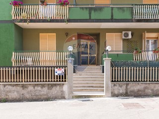 Appartamento in Vendita a Aci Catena, 89'000€, 135 m²