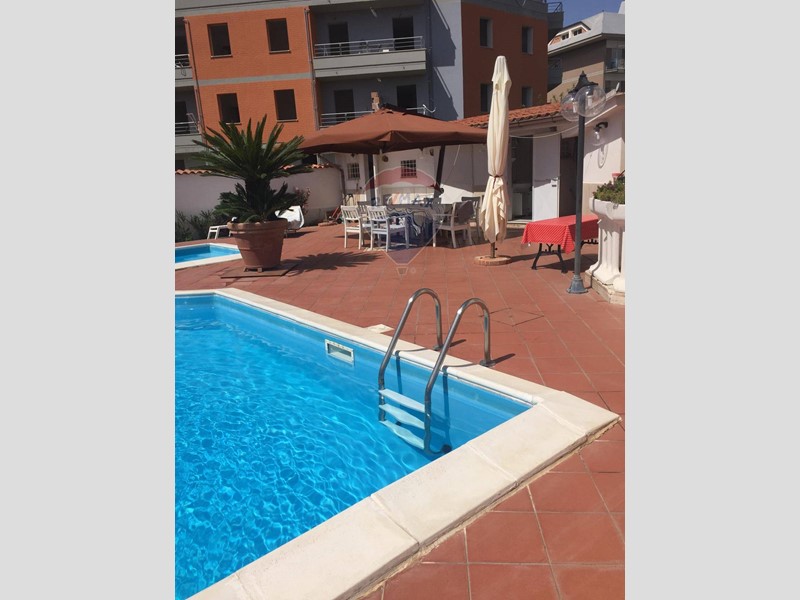 Villa in Vendita a Ardea, 270'000€, 160 m²