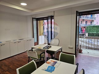 Ufficio in Vendita a Salerno, 350'000&euro;, 135 m²