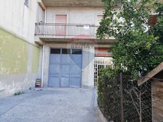 Box in Vendita a Francavilla di Sicilia, 15'000€, 30 m²
