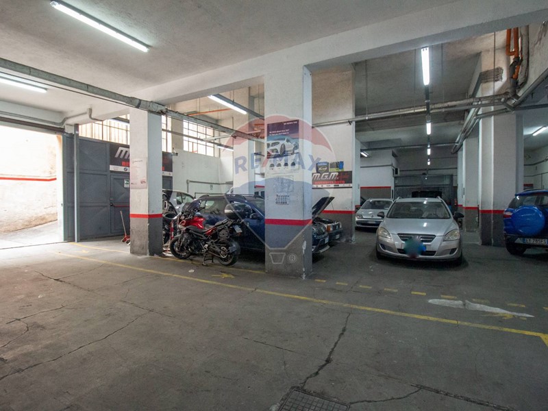 Laboratorio in Vendita a Catania, 400'000€, 856 m²
