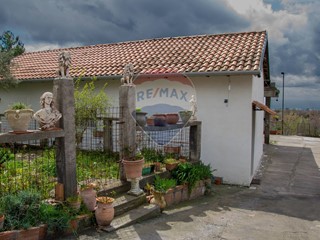 Villa in Vendita a Belpasso, 107'000€, 189 m²