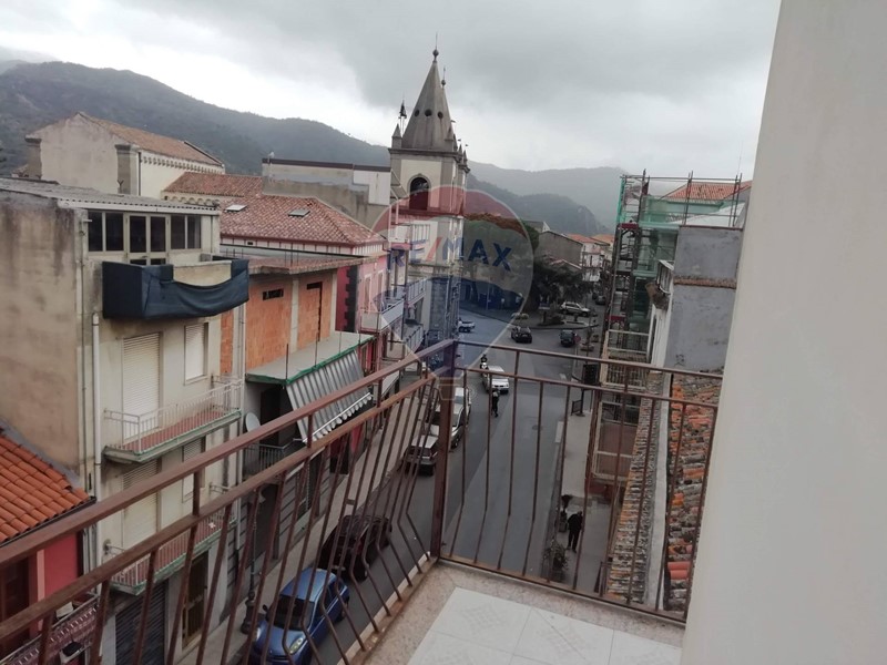 Bilocale in Vendita a Francavilla di Sicilia, 30'000€, 85 m²