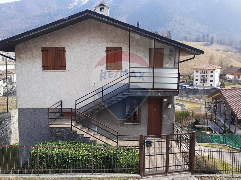 Trilocale in Vendita a Serina, 49'000€, 62 m², con Box