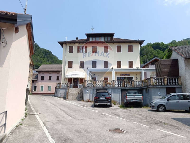 Appartamento in Vendita a Alpago, 260'000€, 800 m²
