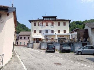 Appartamento in Vendita a Alpago, 260'000€, 800 m²