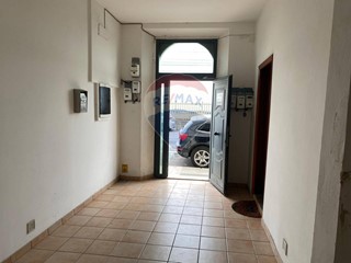 Ufficio in Vendita a Falconara Marittima, 59'000€, 70 m²