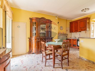 Bilocale in Vendita a Ischia di Castro, 38'000€, 77 m²