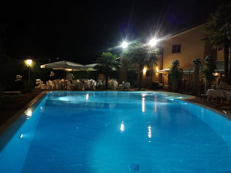 Villa in Vendita a Castiglione Torinese, 1'200'000€, 900 m²