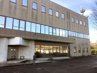 Ufficio in Affitto a Venaria Reale, 2'350€, 404 m²