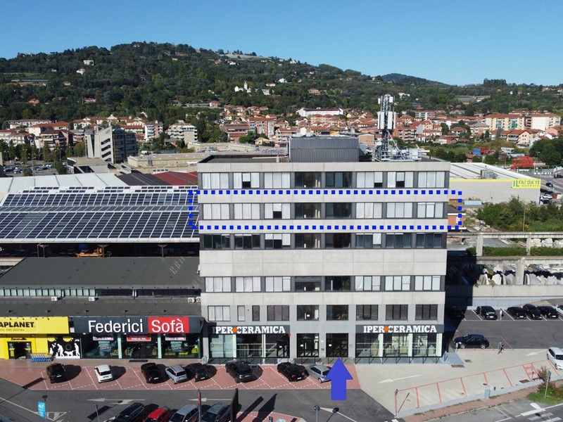 Ufficio in Affitto a Moncalieri, 2'950€, 356 m²