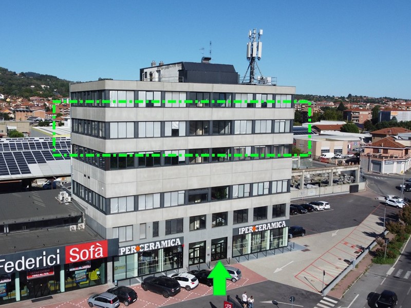 Ufficio in Affitto a Moncalieri, 2'950€, 356 m²