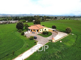 Quadrilocale in Affitto a Palombara Sabina, 970€, 118 m²