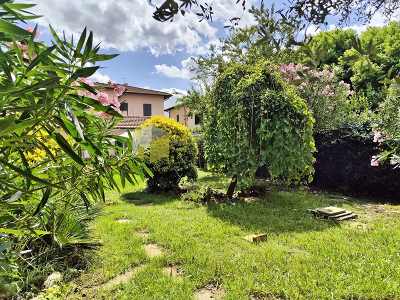 Appartamento in Vendita a Pisa, 585'000€, 200 m²