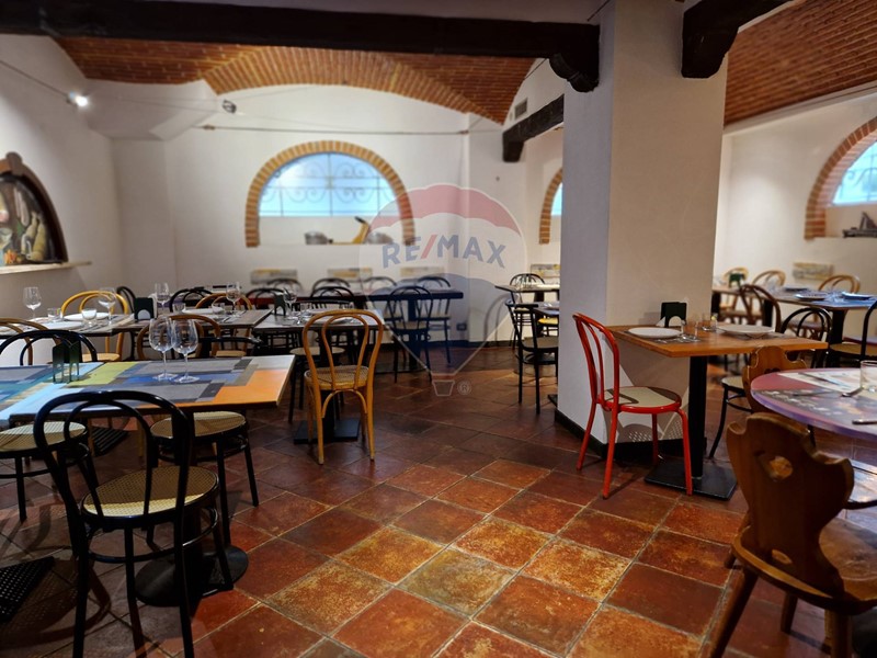 Immobile commerciale in Vendita a Genova, 120'000€, 250 m²